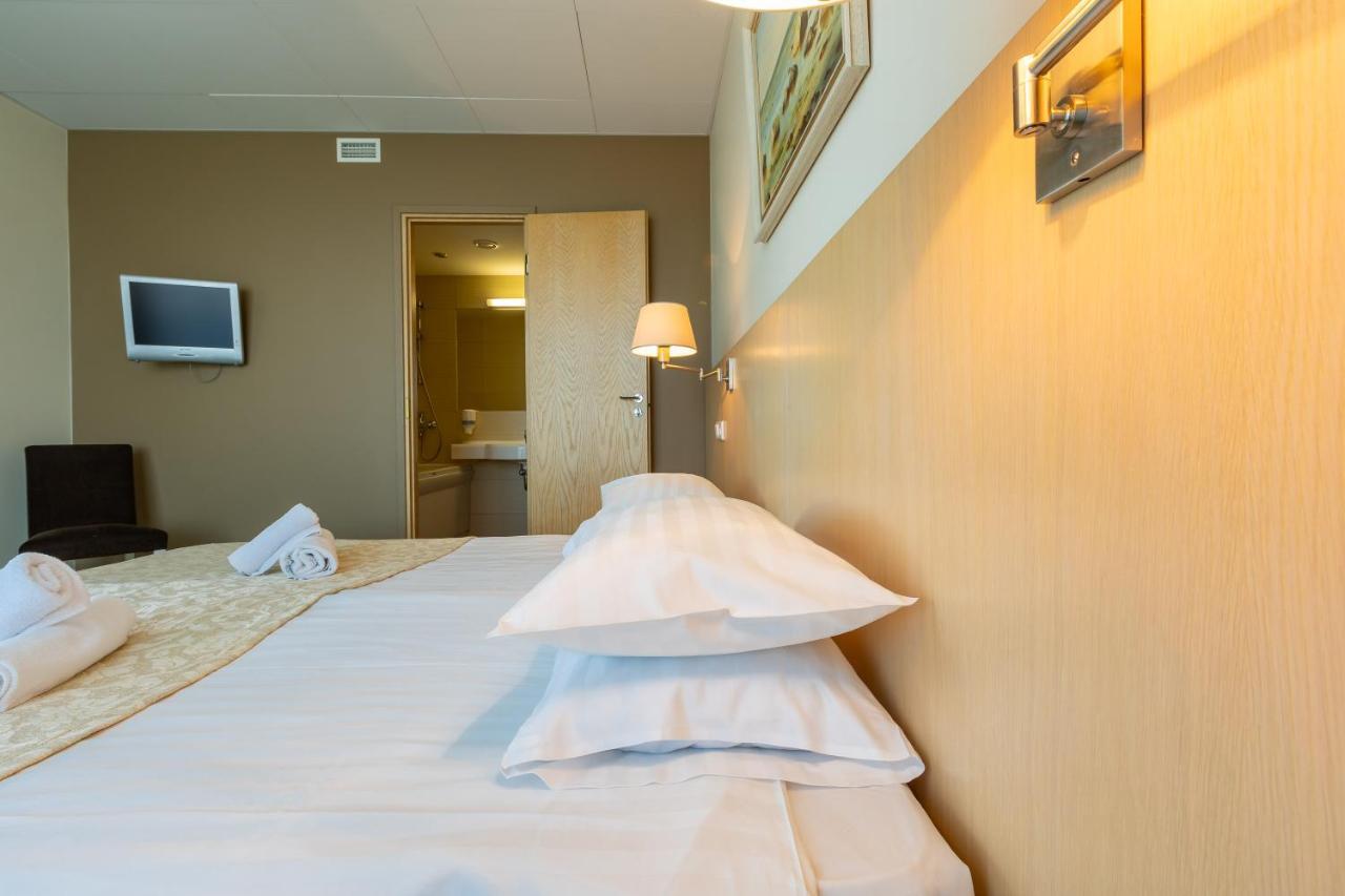 Meri Seaside Hotel & Spa Kuressaare Bagian luar foto