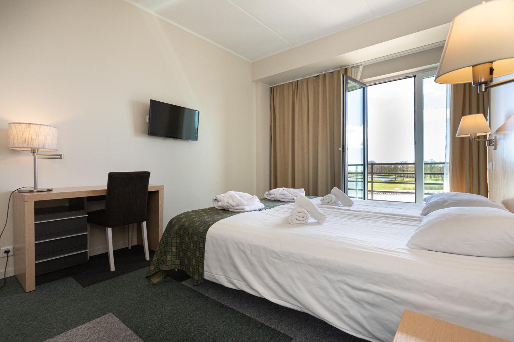 Meri Seaside Hotel & Spa Kuressaare Bagian luar foto