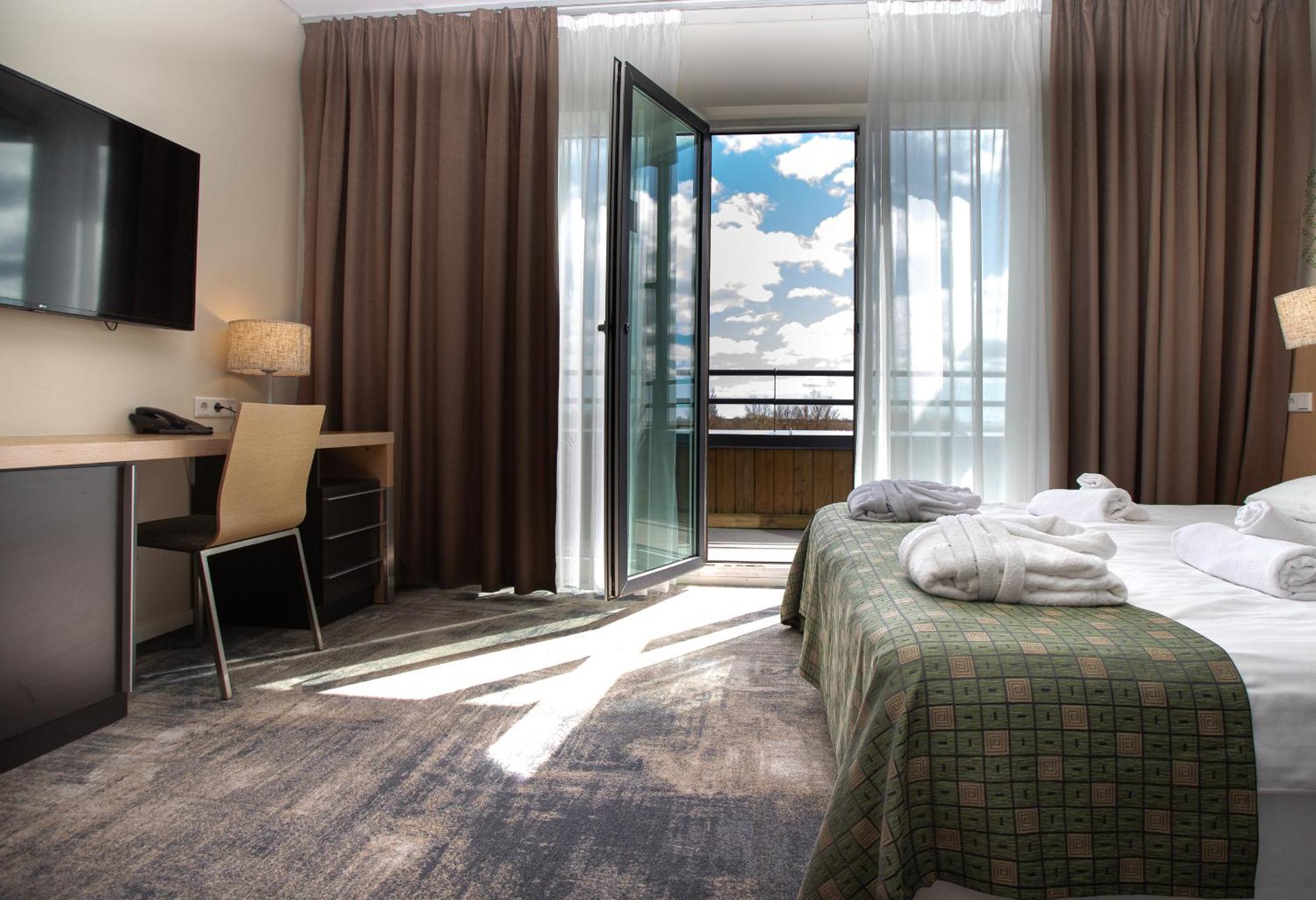 Meri Seaside Hotel & Spa Kuressaare Bagian luar foto