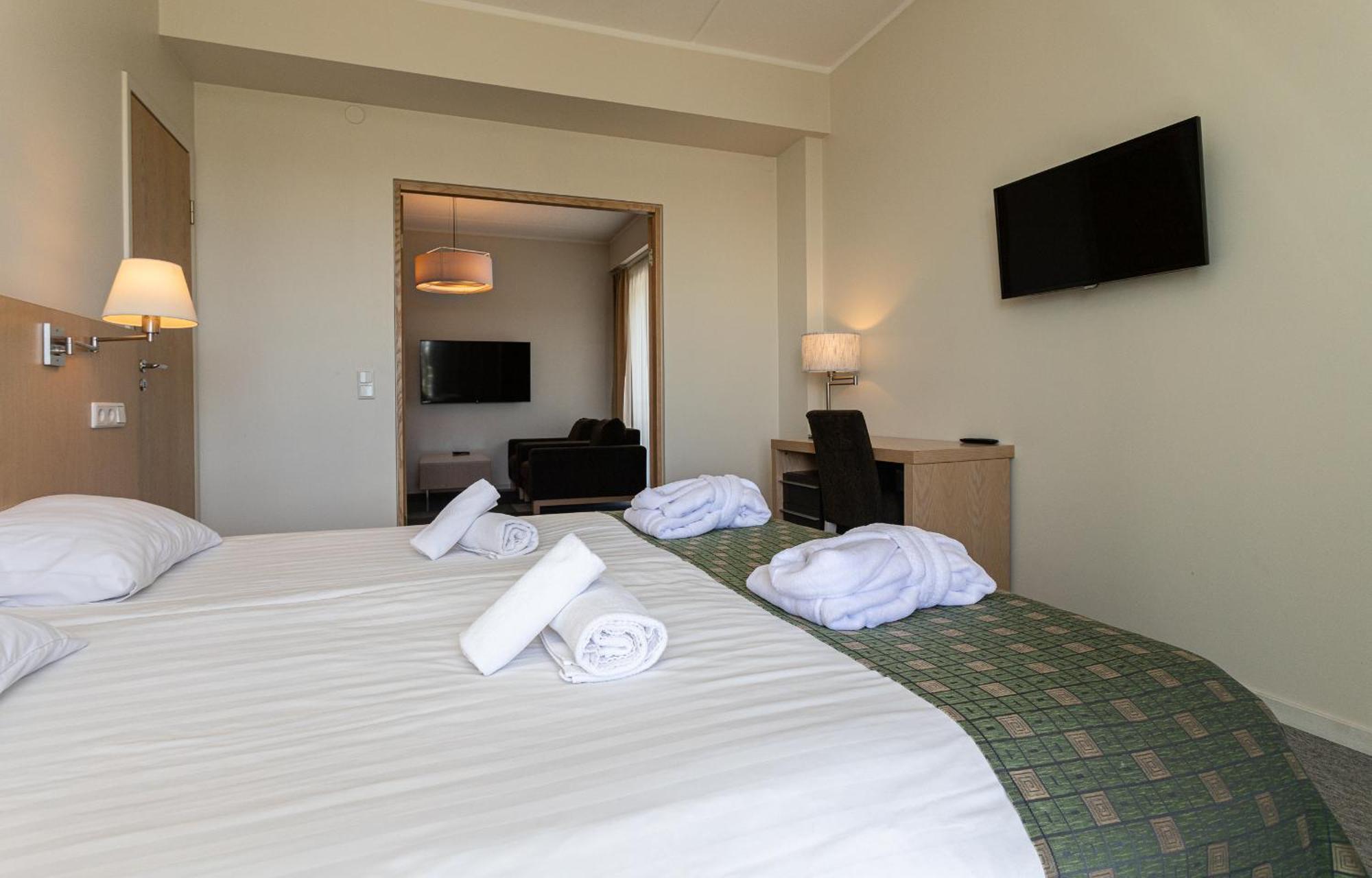 Meri Seaside Hotel & Spa Kuressaare Bagian luar foto