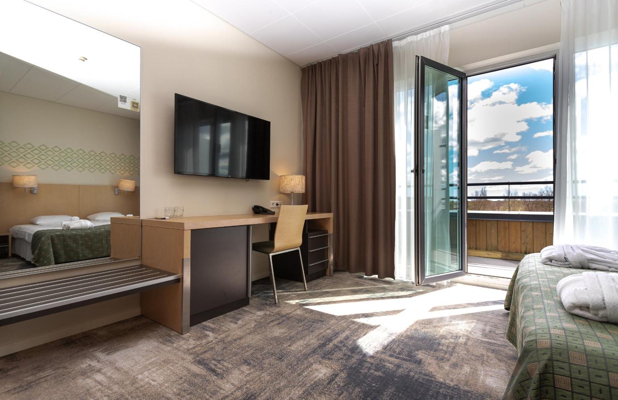 Meri Seaside Hotel & Spa Kuressaare Bagian luar foto
